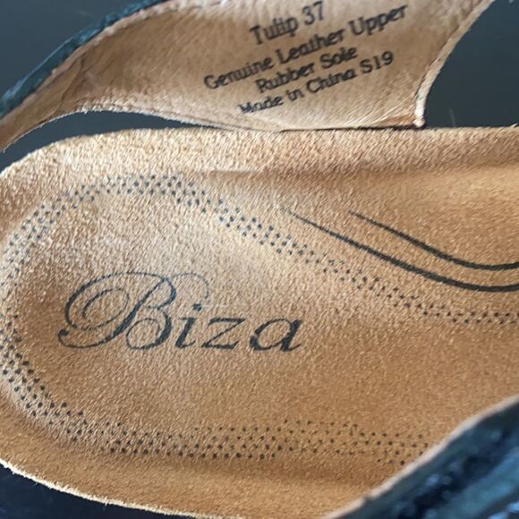 BIZA TULIP Sandals  - Picture 4 of 10